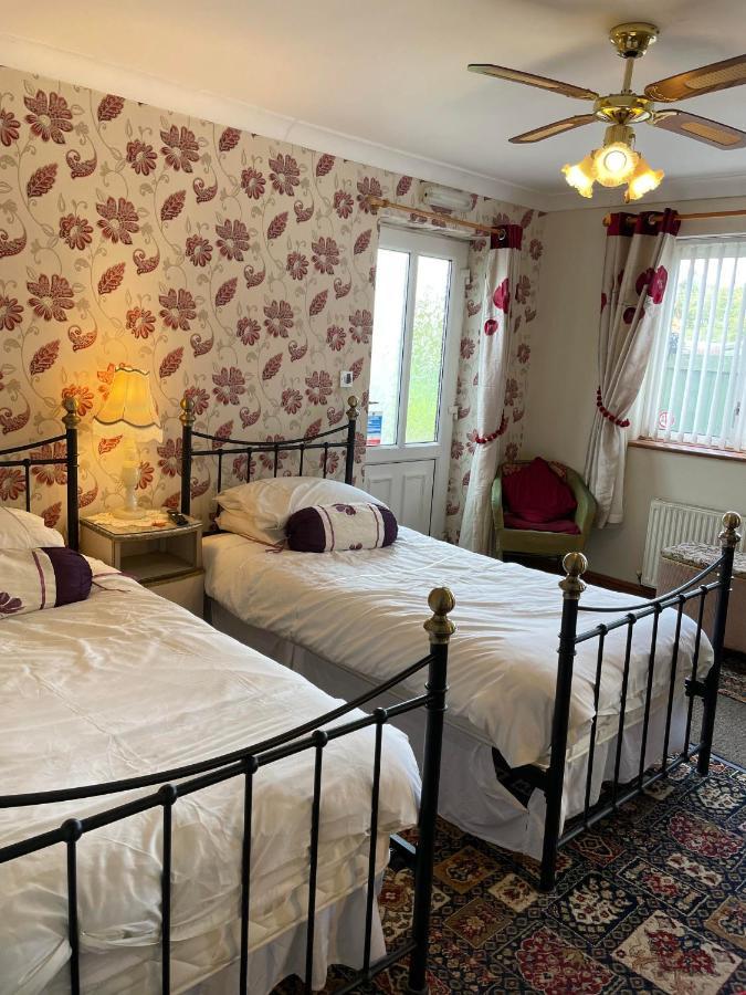 Prince Of Wales Inn Rhymney Εξωτερικό φωτογραφία
