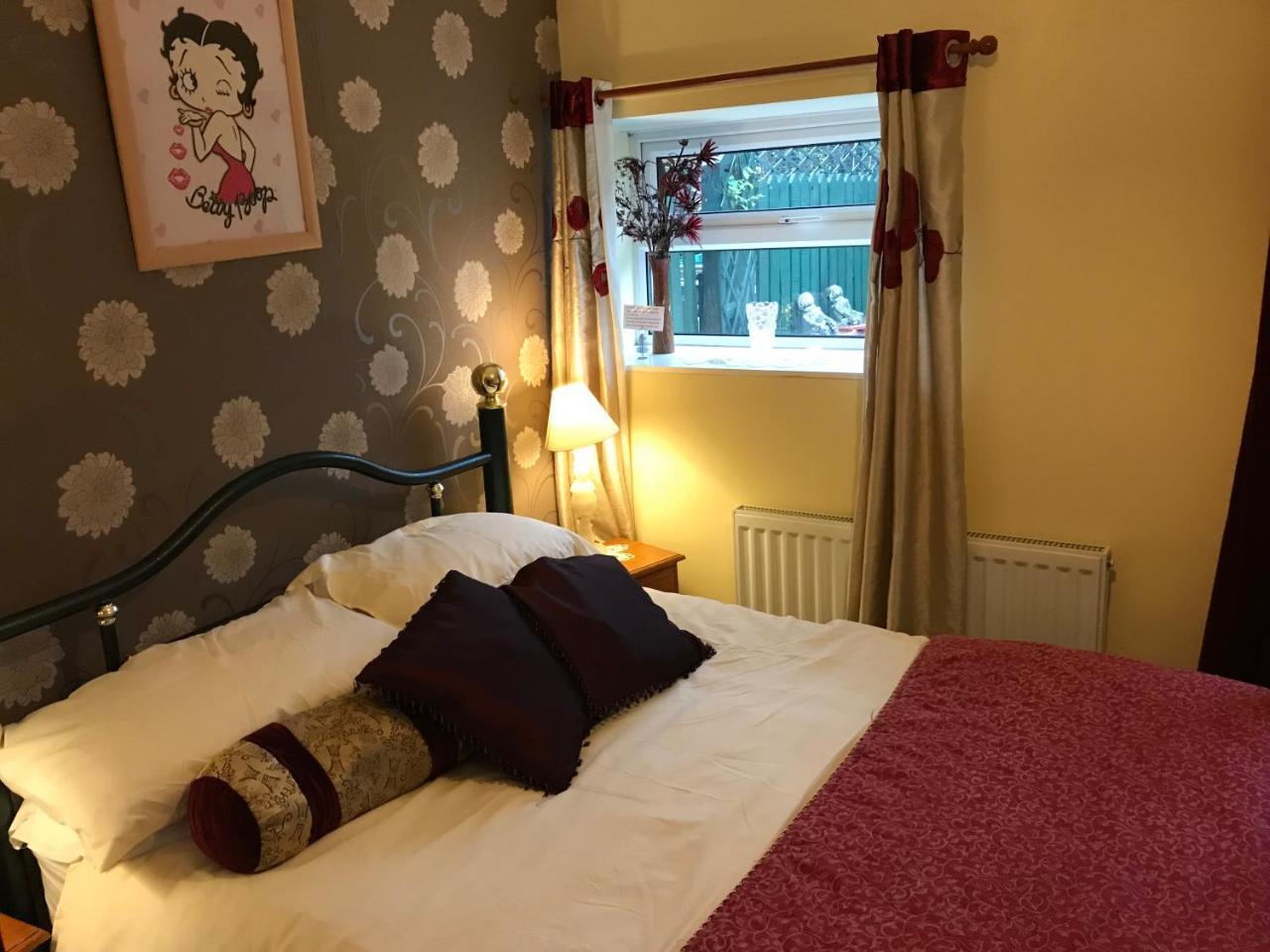 Prince Of Wales Inn Rhymney Εξωτερικό φωτογραφία
