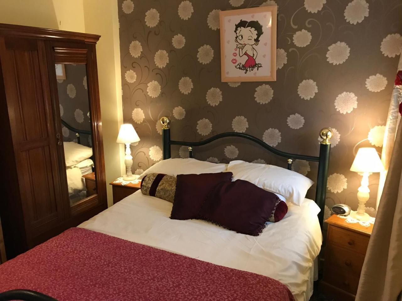 Prince Of Wales Inn Rhymney Εξωτερικό φωτογραφία